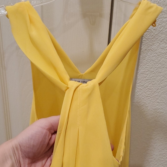 Yellow sleeveless top - Picture 3 of 6